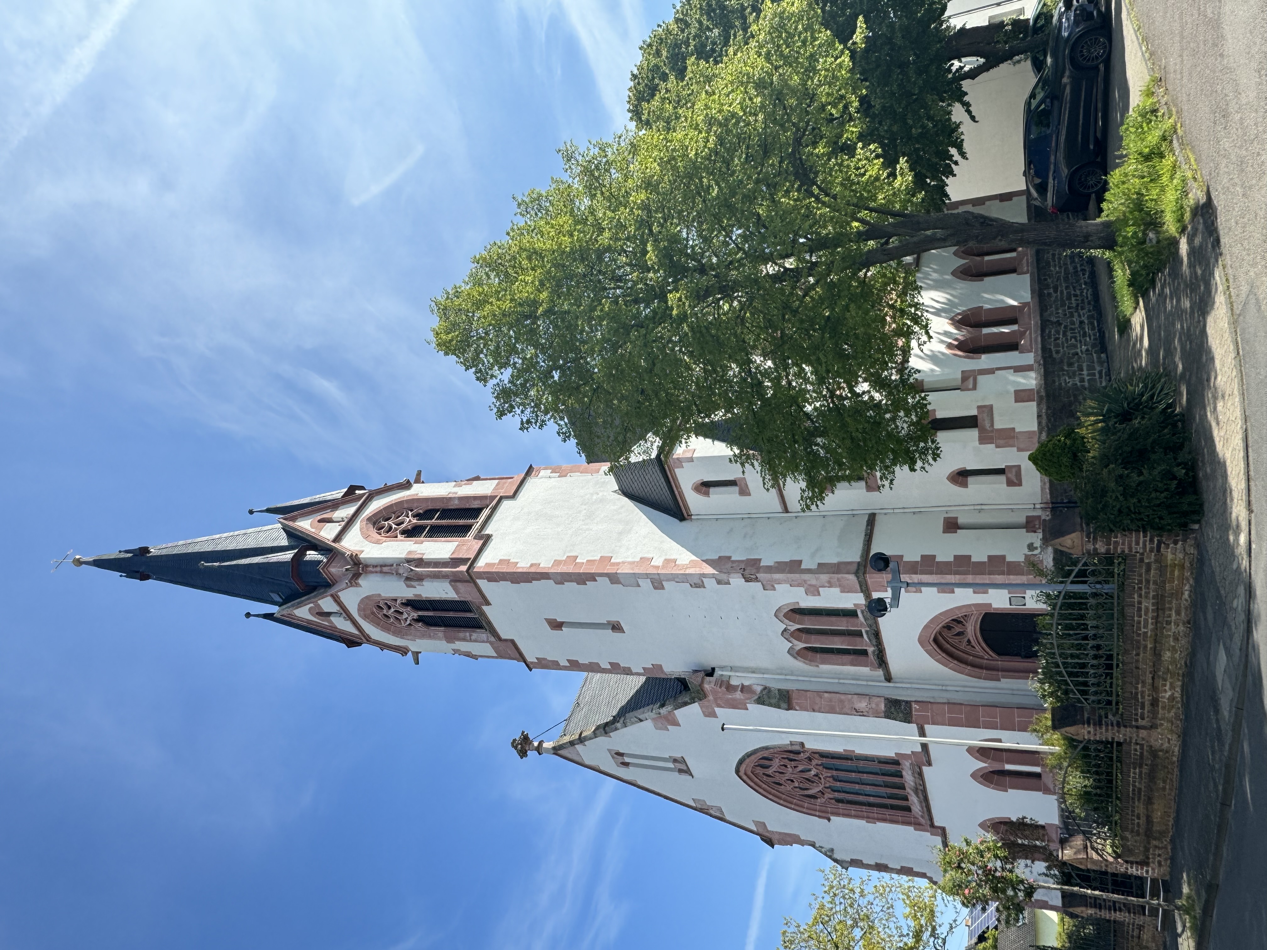 Vorderansicht evangelische Kirche Engers